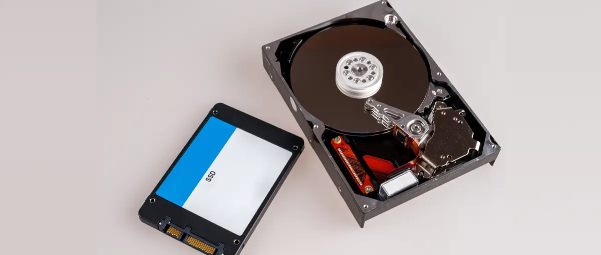 Difference between HDD (Hard Disk Drive) and SDD (Solid State Drive)