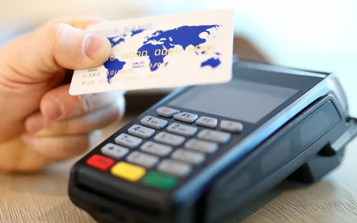 Cashless Trends and Cryptocurrency Statistics