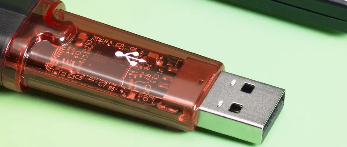 Is a USB Flash Drive More Reliable Than a Hard Drive?