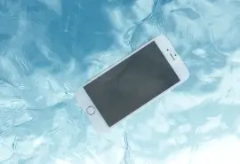This is What Happens When Your Smartphone Gets Wet