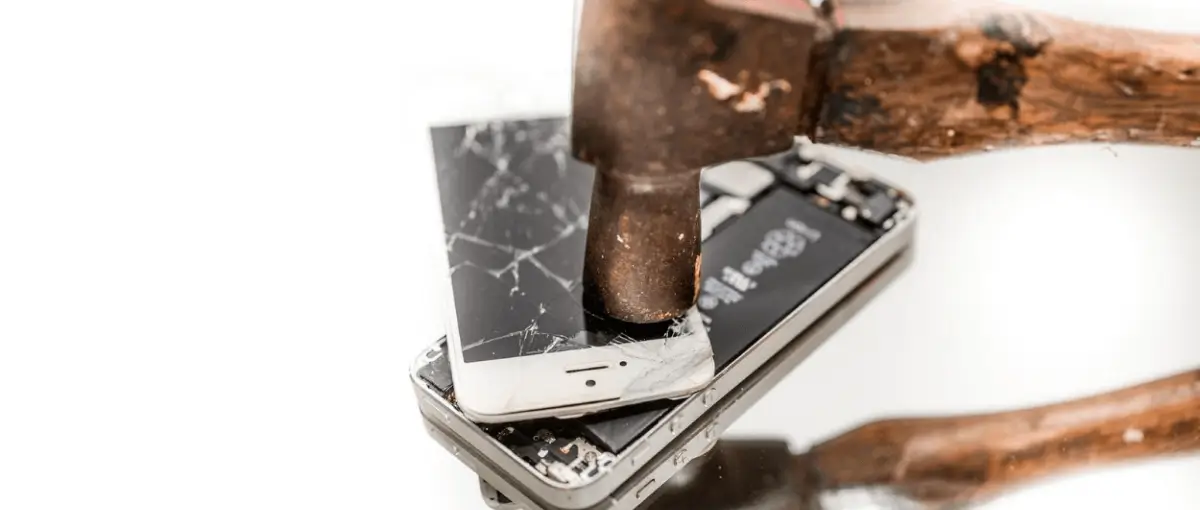 How to Destroy Old Cell Phones