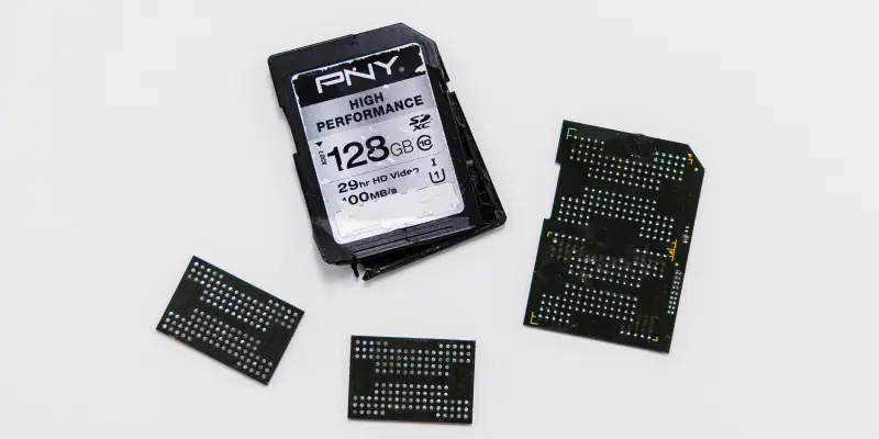 An image of a physically damaged SD card’s electronics.