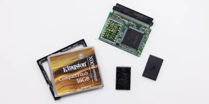 An image of the internal components of a disassembled SD card.